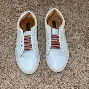 Jaggar White with Color Band Sneakers